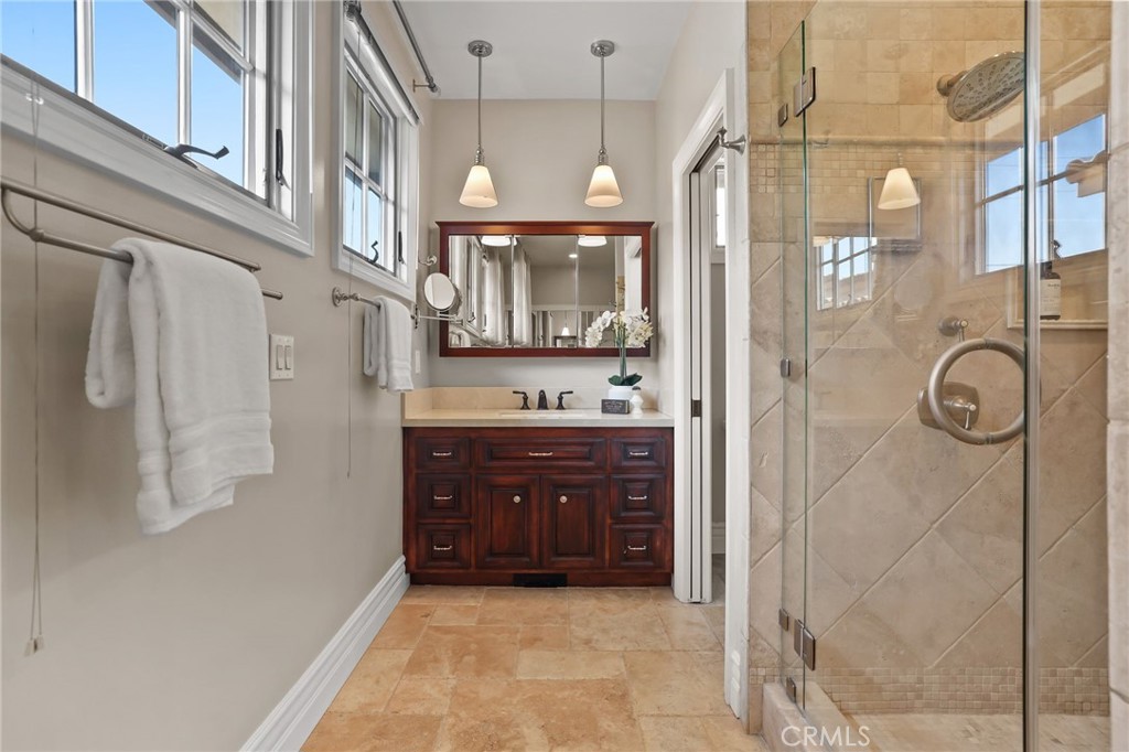 3311 Rossmoor Way