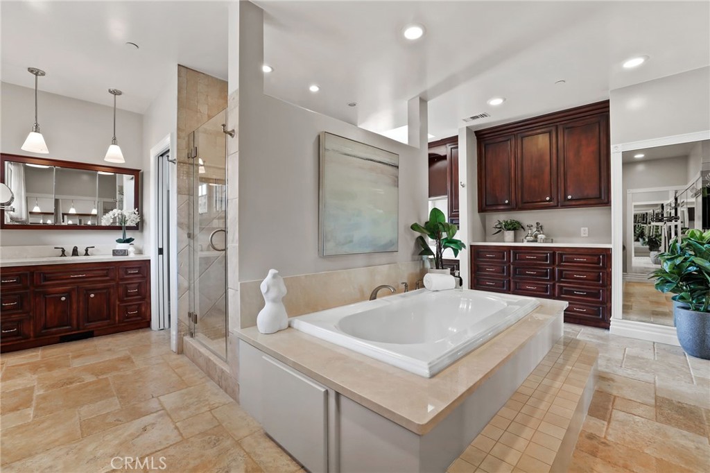 3311 Rossmoor Way