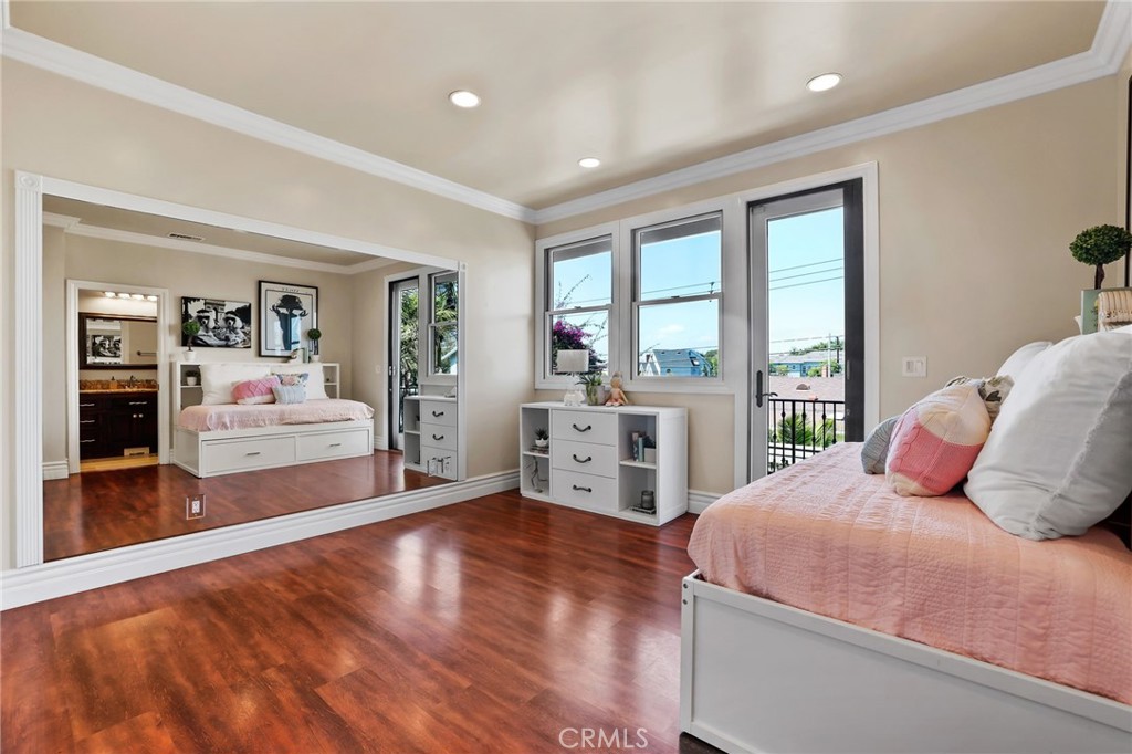 3311 Rossmoor Way