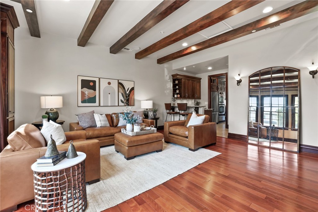 3311 Rossmoor Way