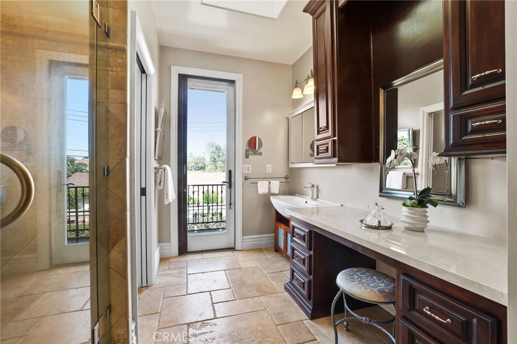 3311 Rossmoor Way