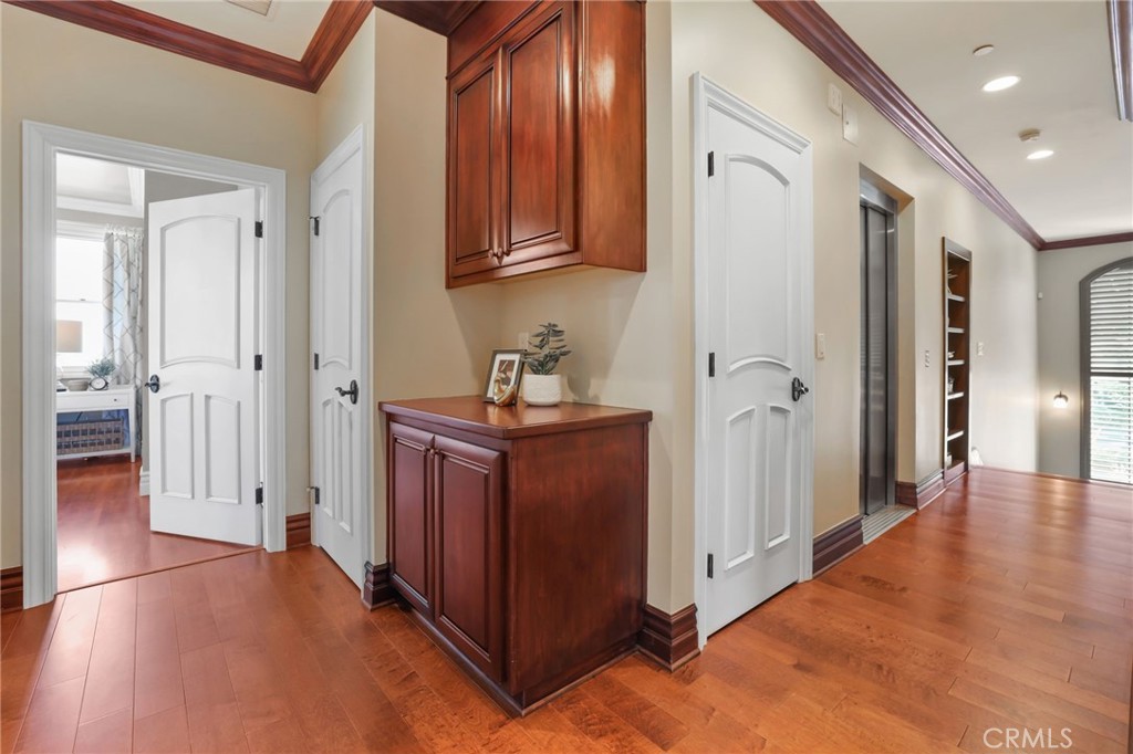 3311 Rossmoor Way