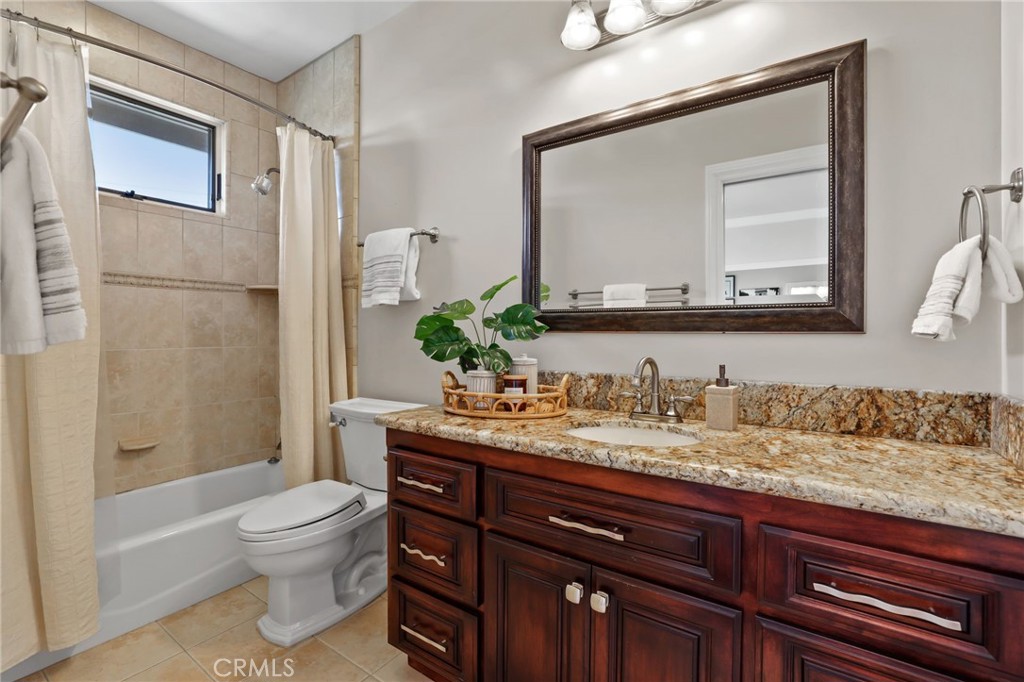 3311 Rossmoor Way