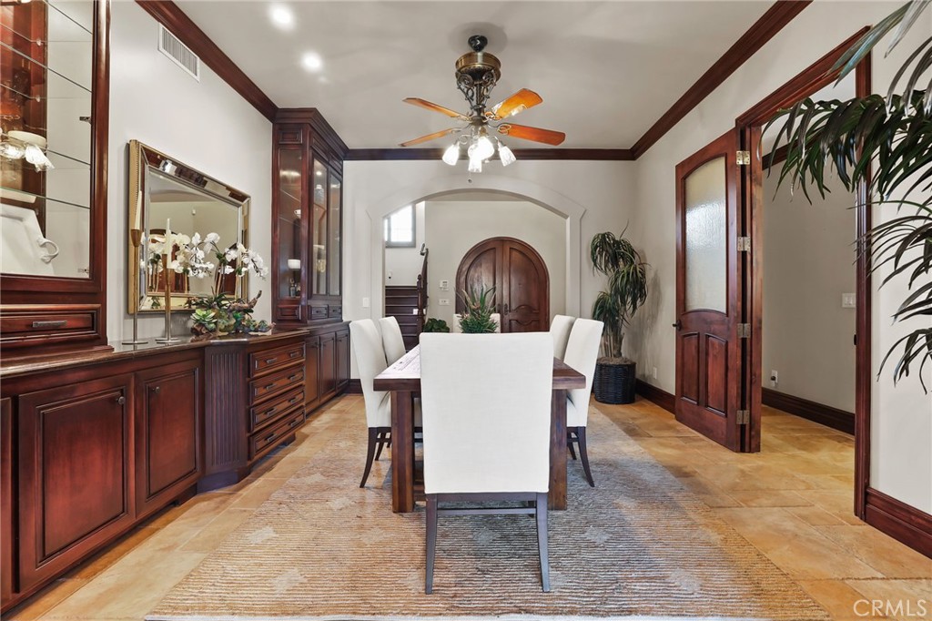 3311 Rossmoor Way