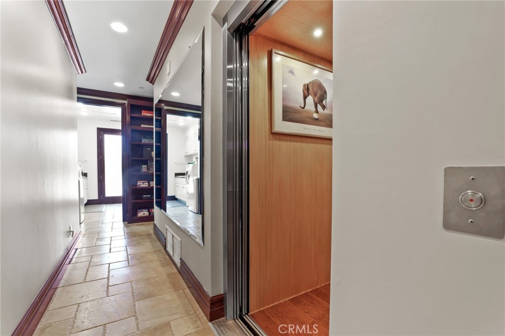 3311 Rossmoor Way