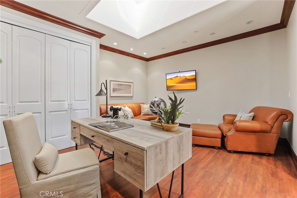 3311 Rossmoor Way