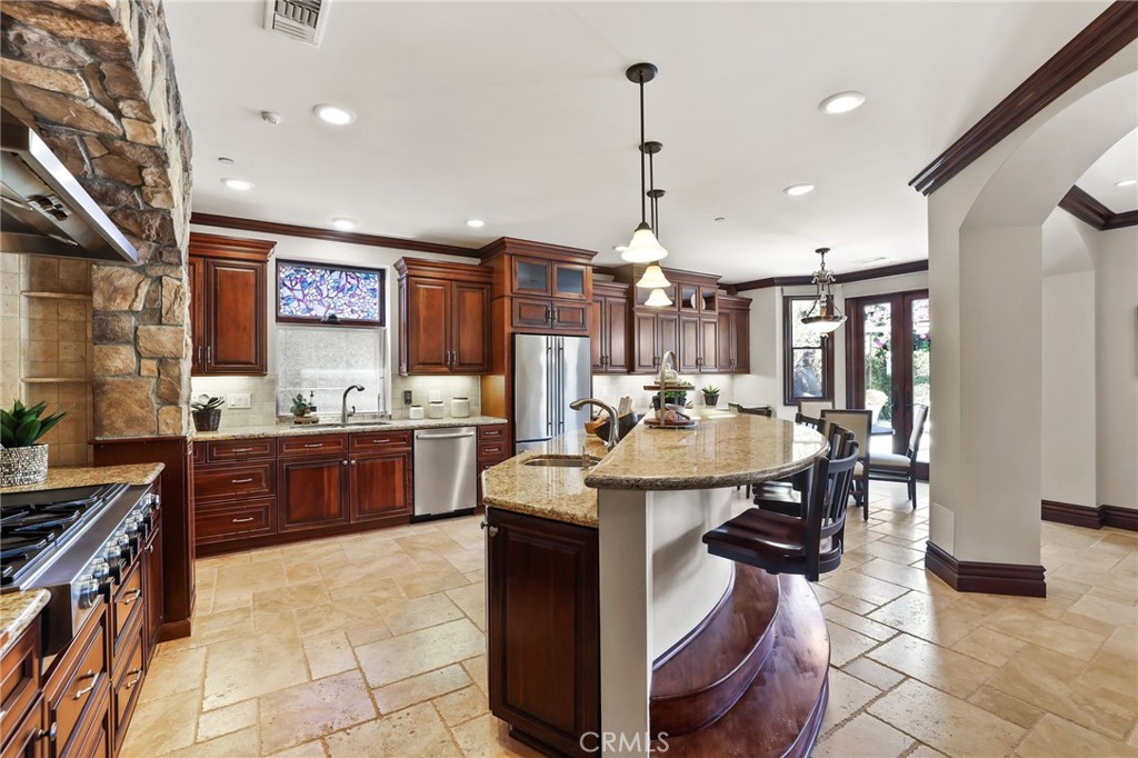 3311 Rossmoor Way