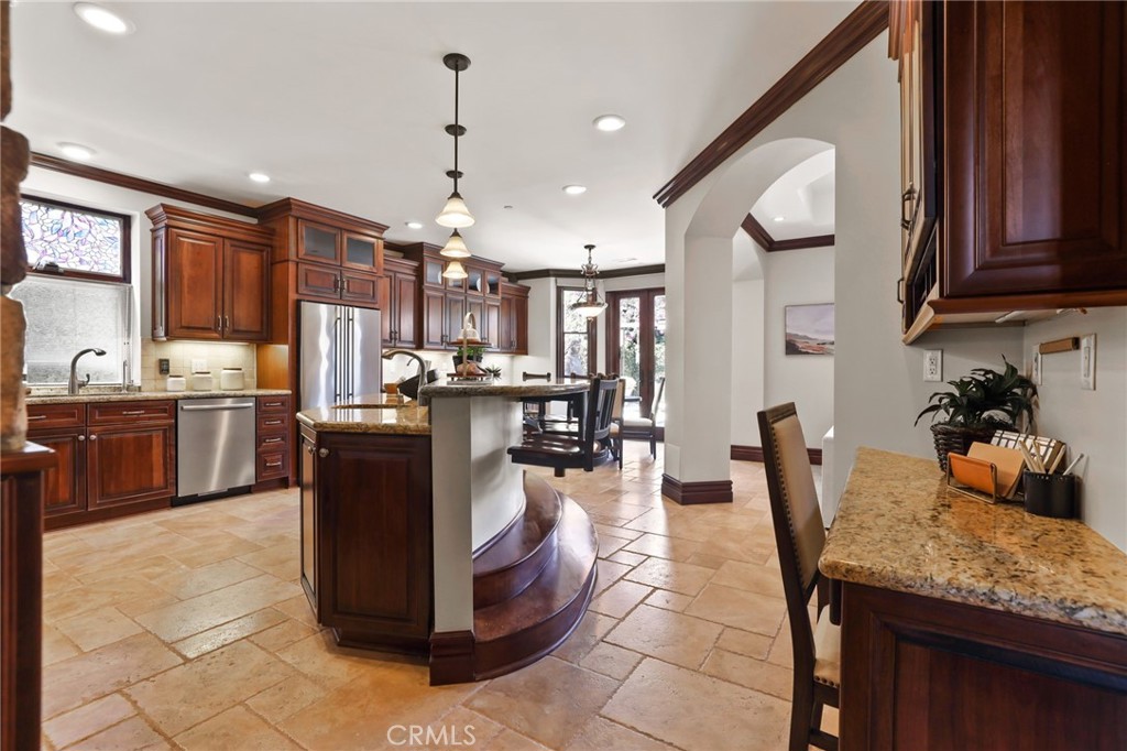 3311 Rossmoor Way