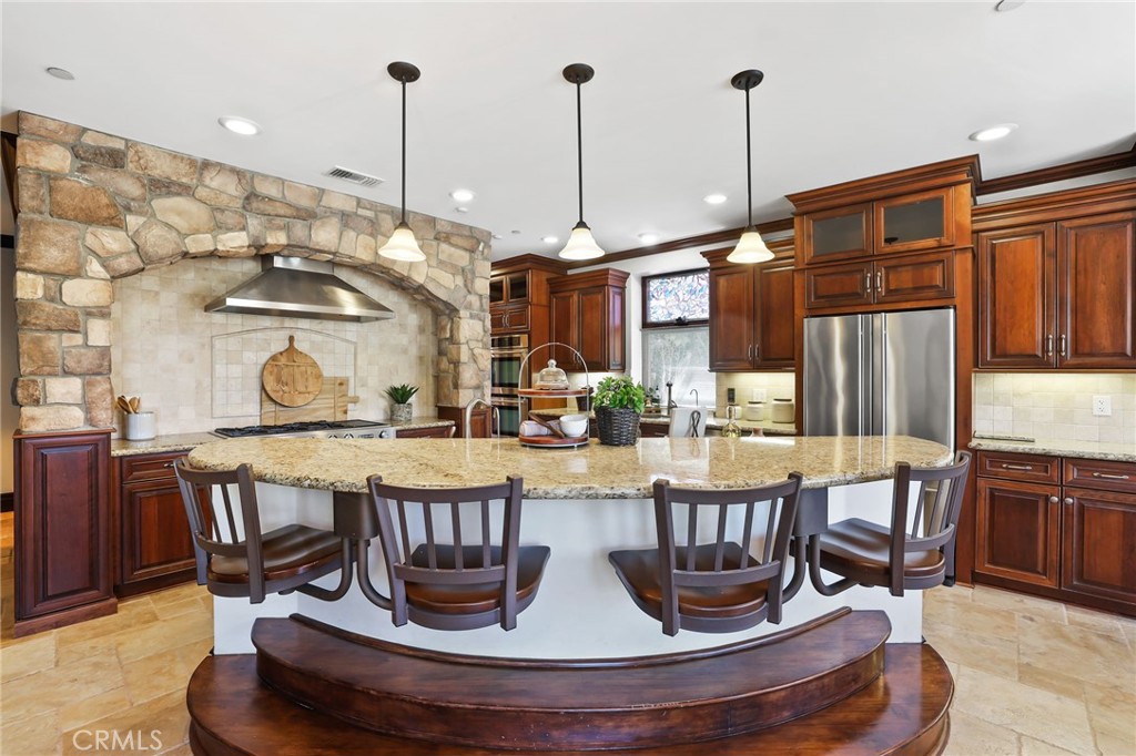 3311 Rossmoor Way