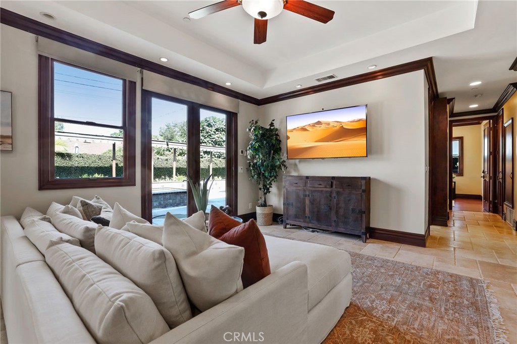 3311 Rossmoor Way