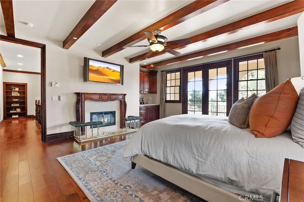 3311 Rossmoor Way