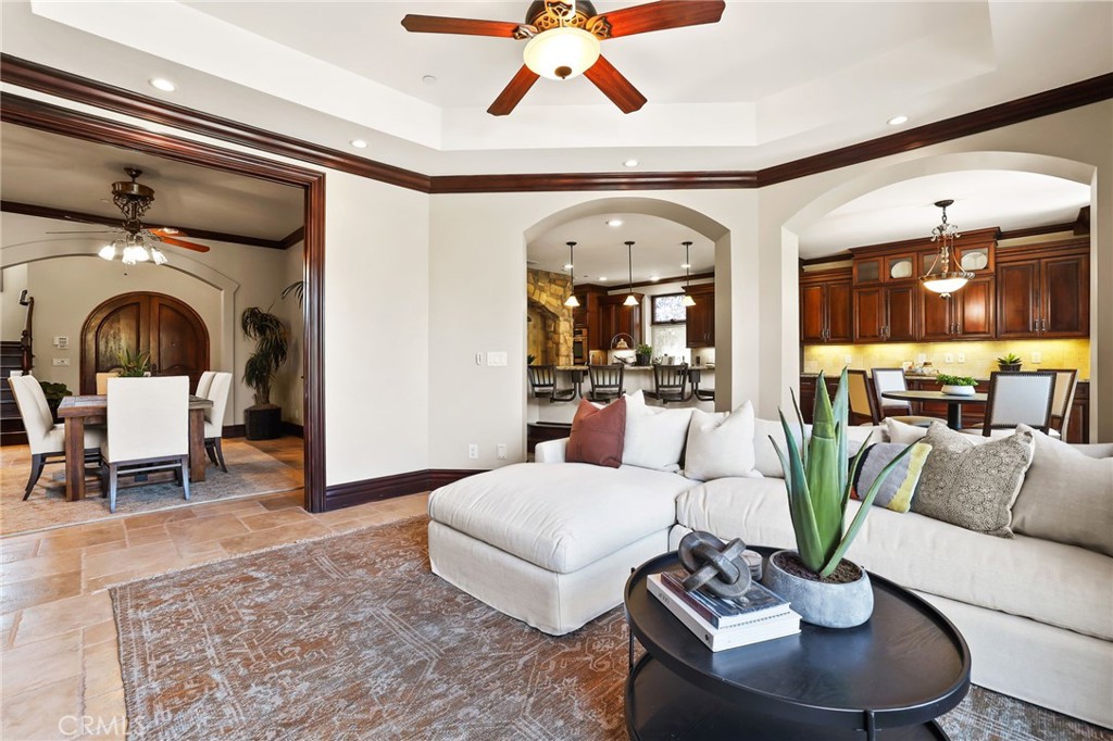3311 Rossmoor Way