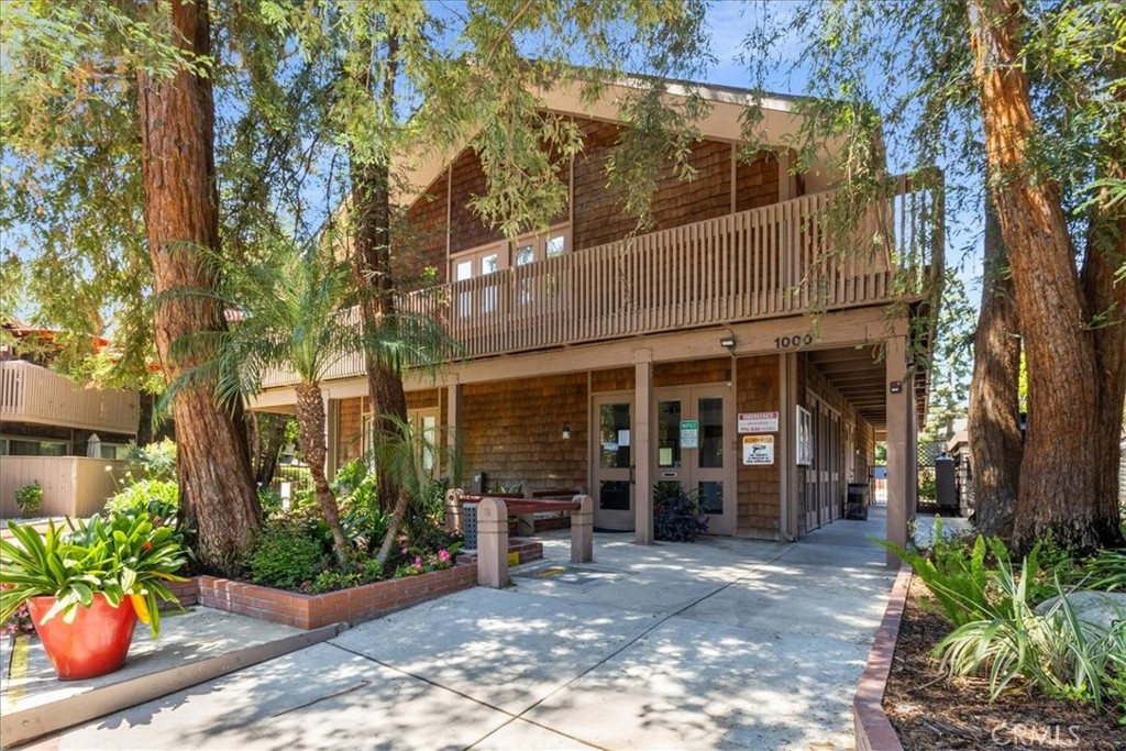 1084 Cabrillo Park # B