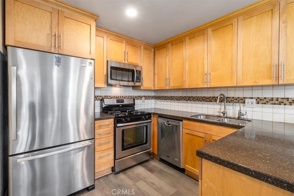 1084 Cabrillo Park # B