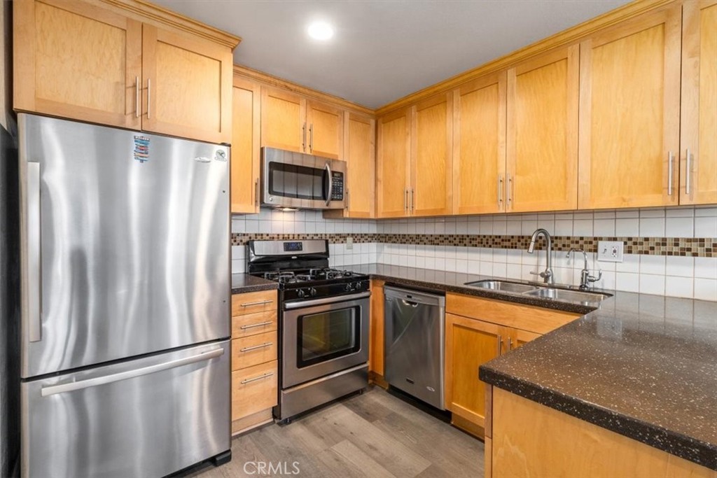 1084 Cabrillo Park # B