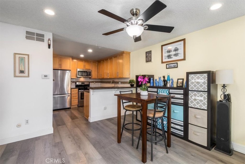 1084 Cabrillo Park # B