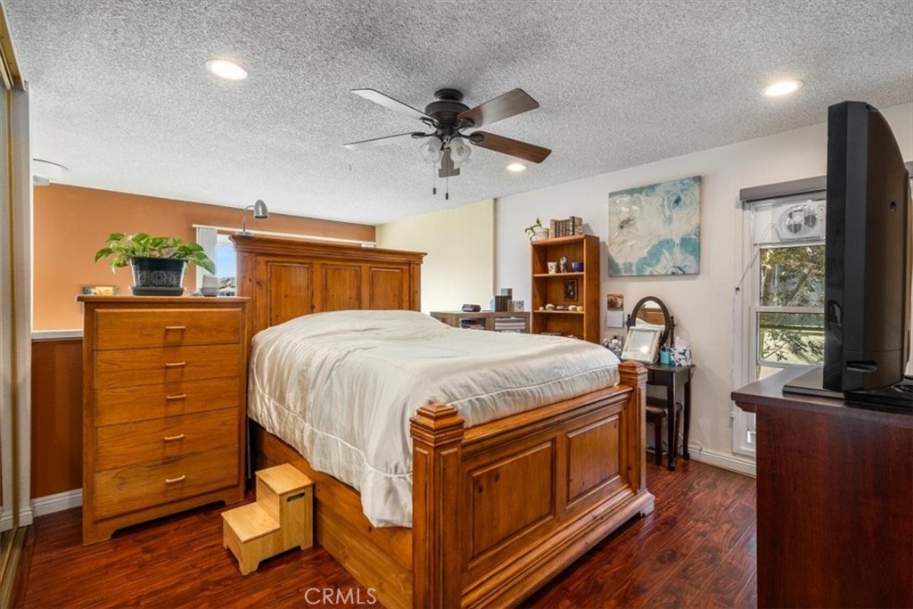 1084 Cabrillo Park # B