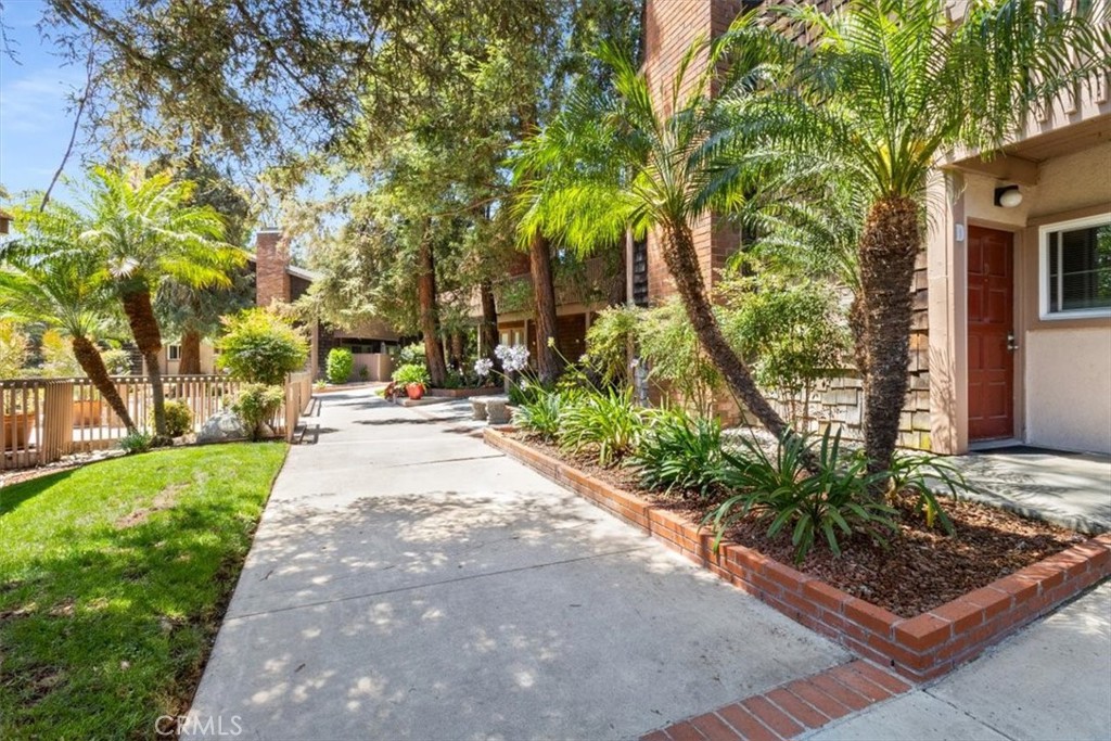 1084 Cabrillo Park # B