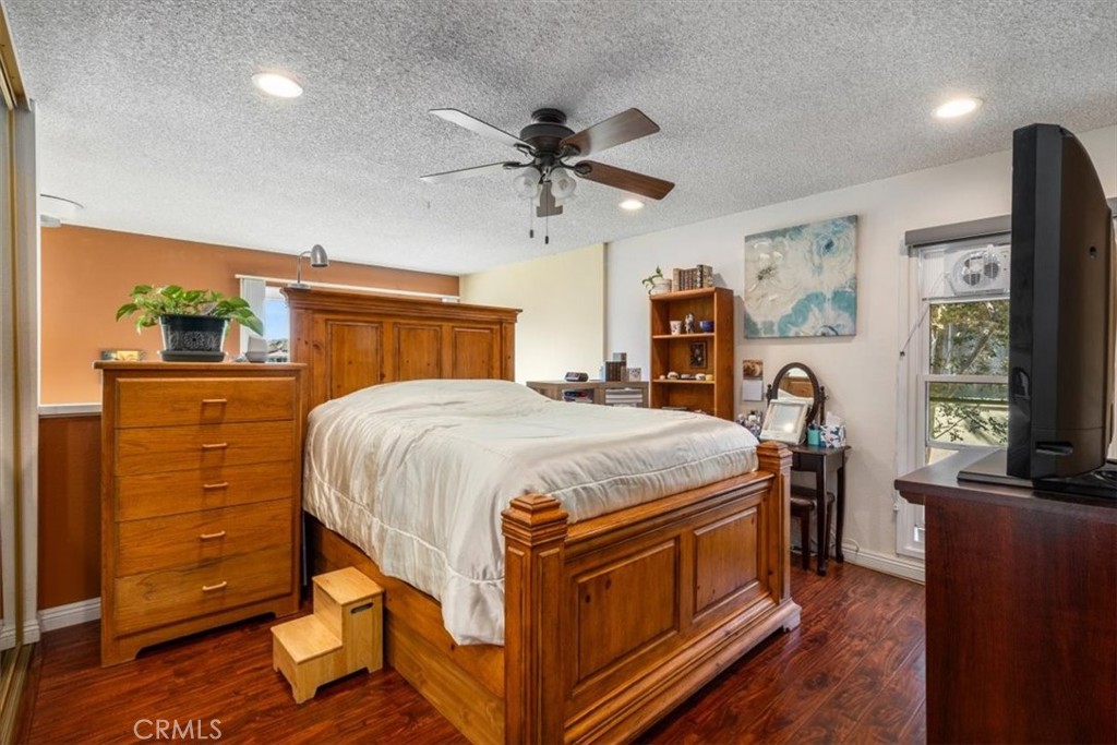 1084 Cabrillo Park # B