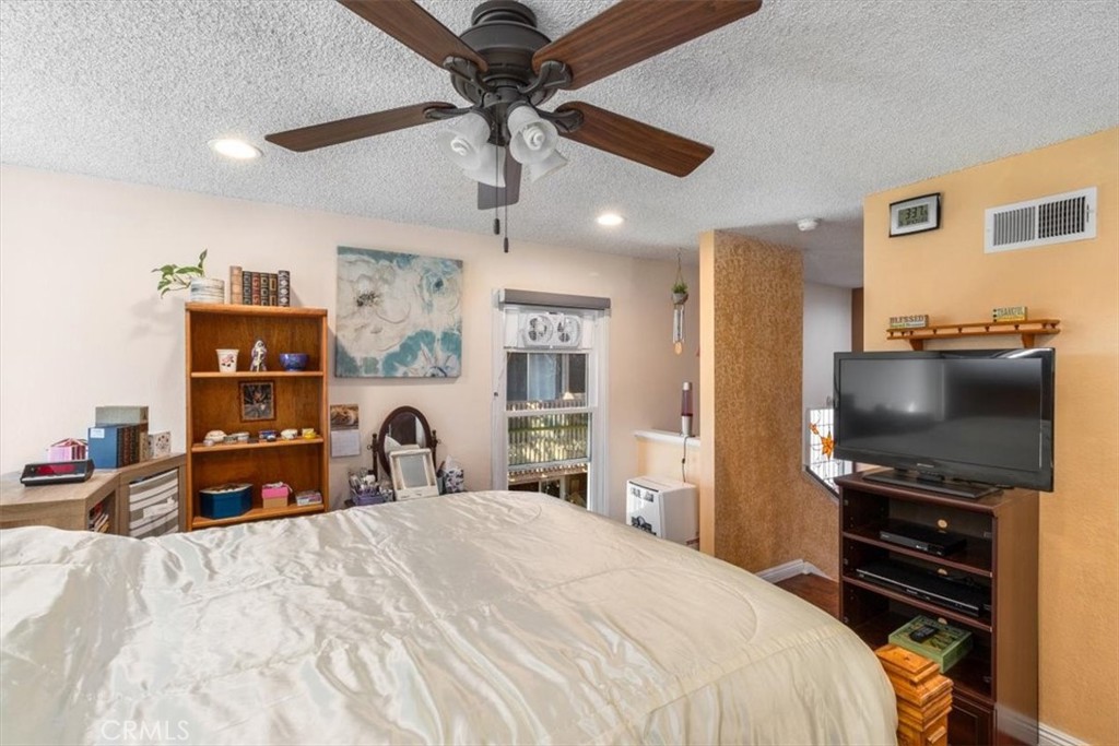 1084 Cabrillo Park # B