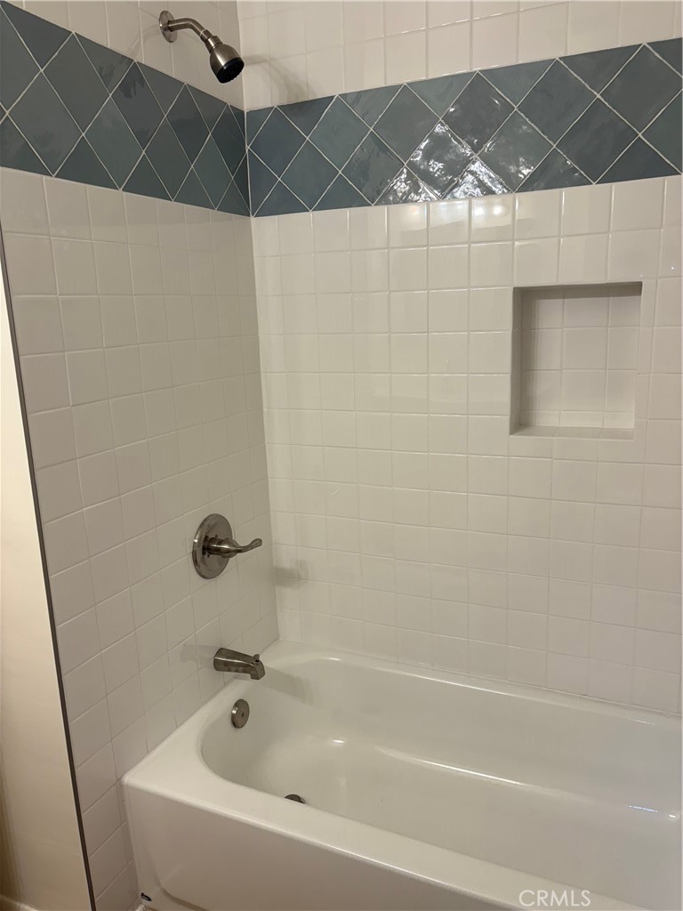 1541 La Palma Avenue E A4