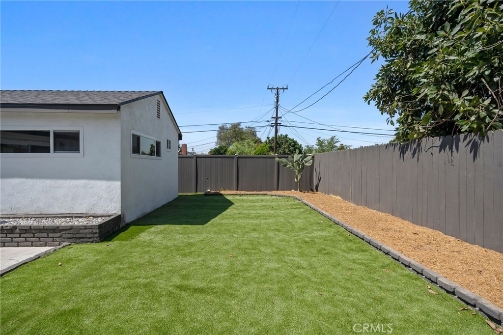 2945 W Bridgeport Avenue