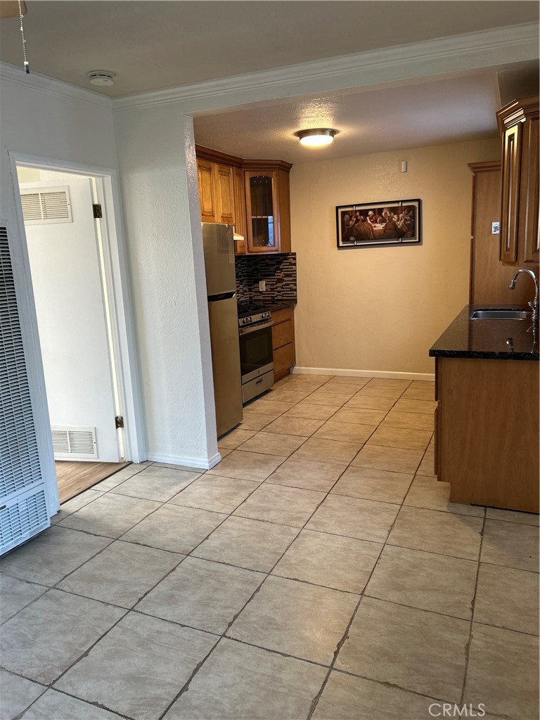 223 E Pleasant Street