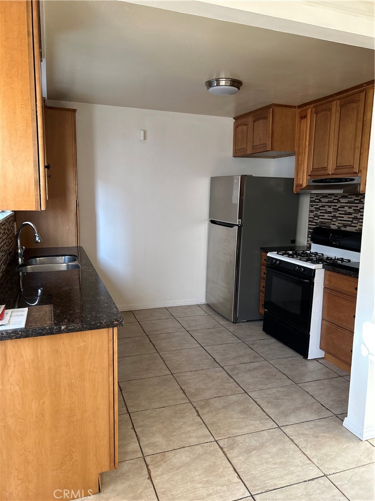 223 E Pleasant Street