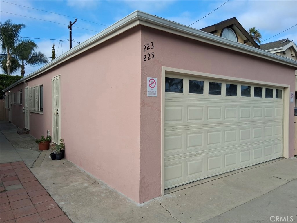 223 E Pleasant Street