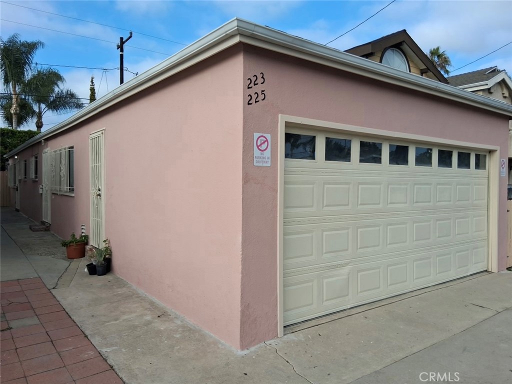 223 E Pleasant Street