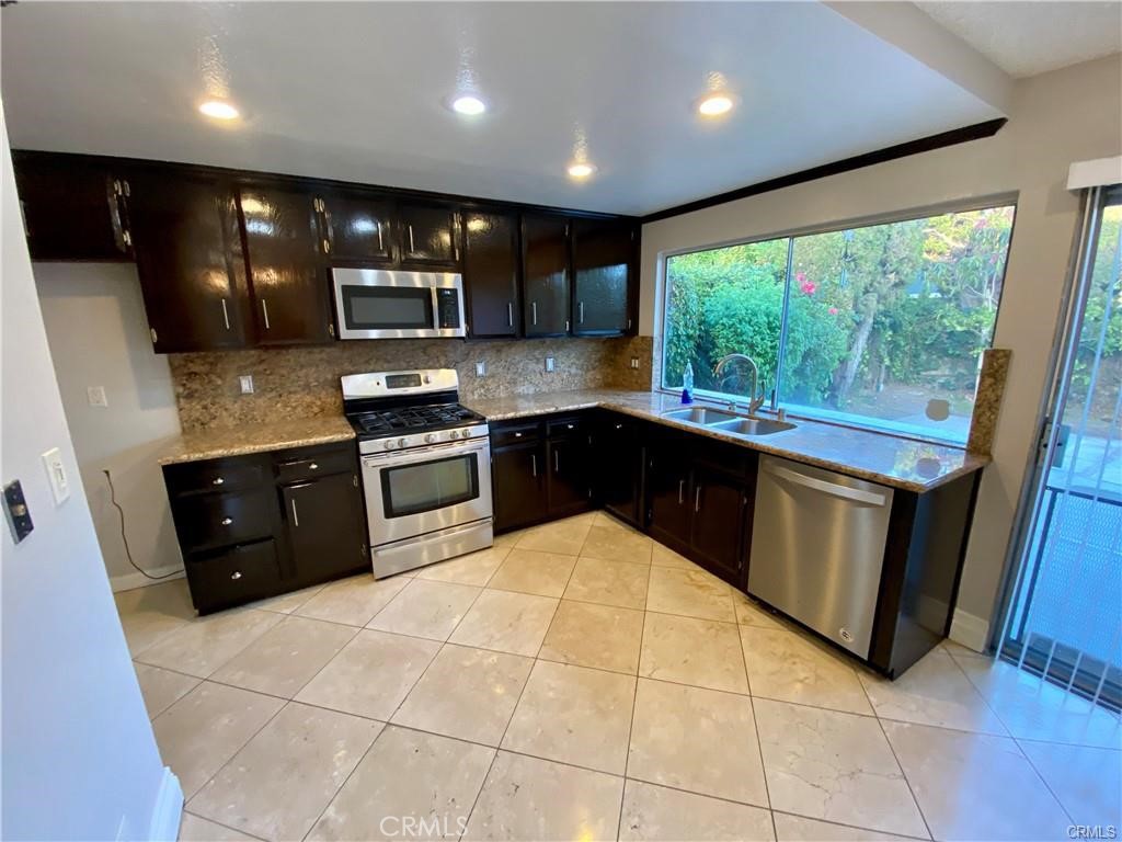 9658 Oakmount Street