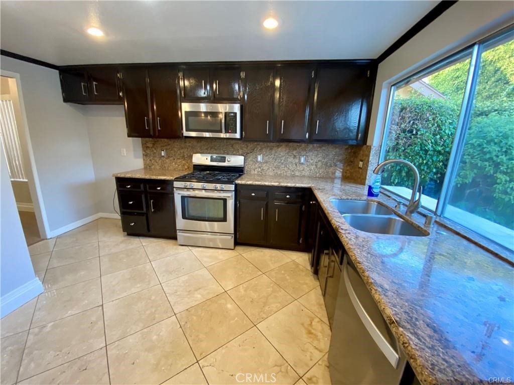 9658 Oakmount Street