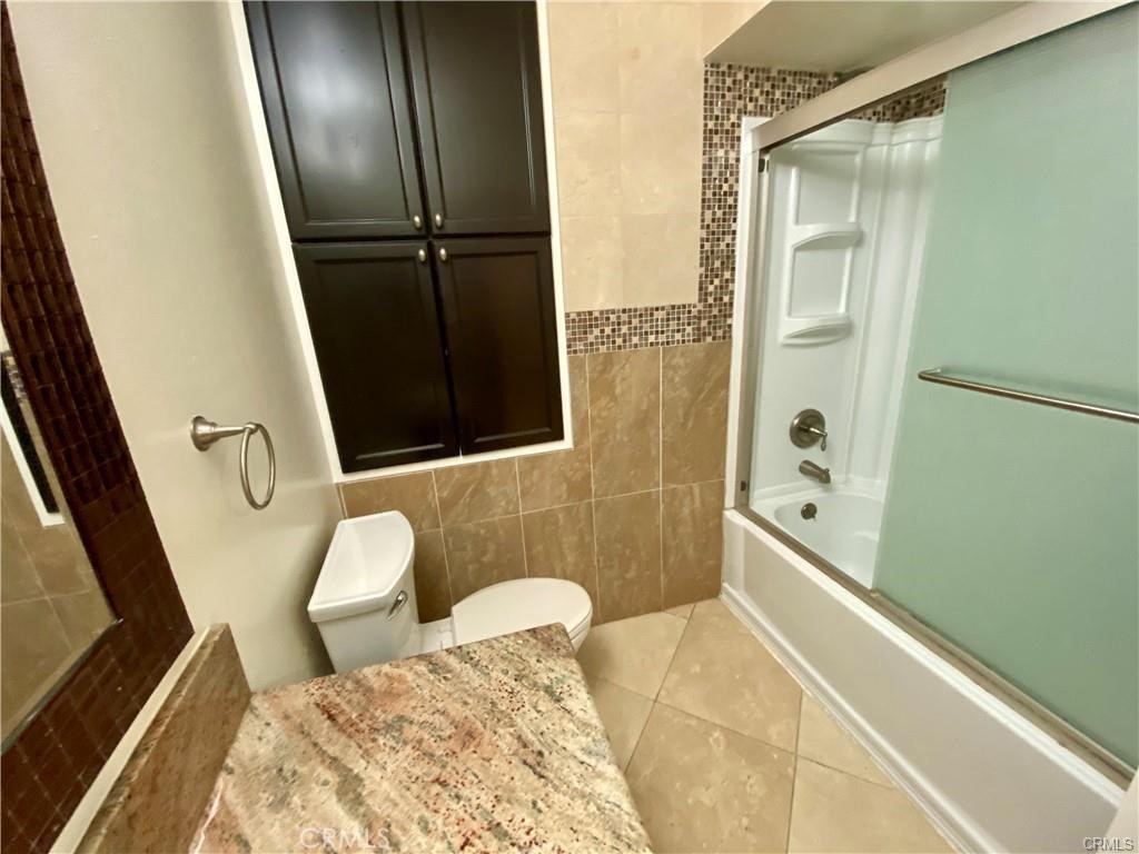 9658 Oakmount Street