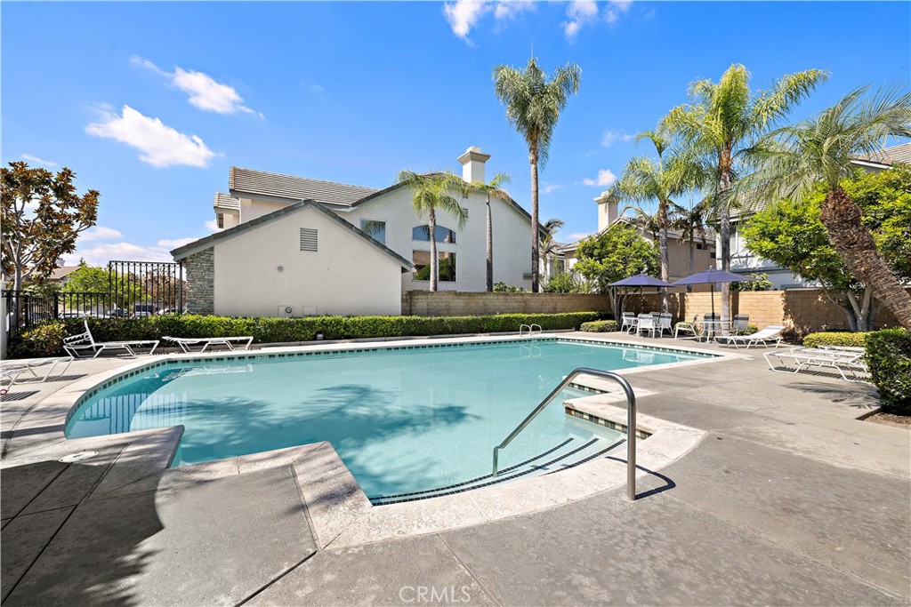 1037 Davis Way