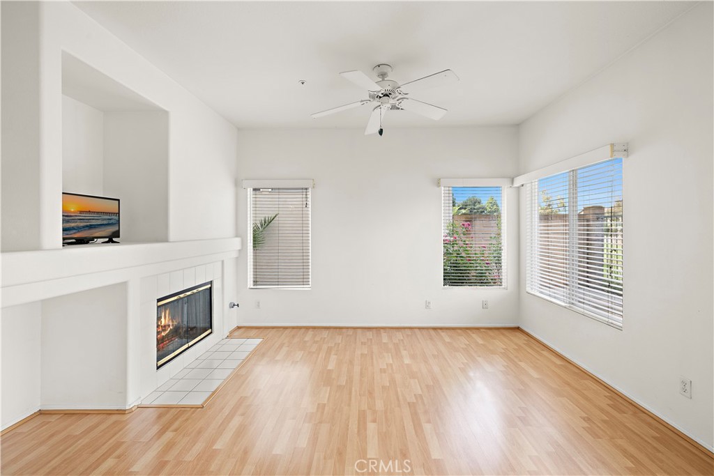 1037 Davis Way