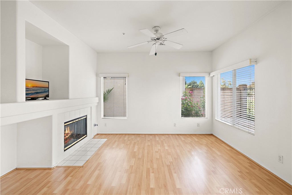 1037 Davis Way