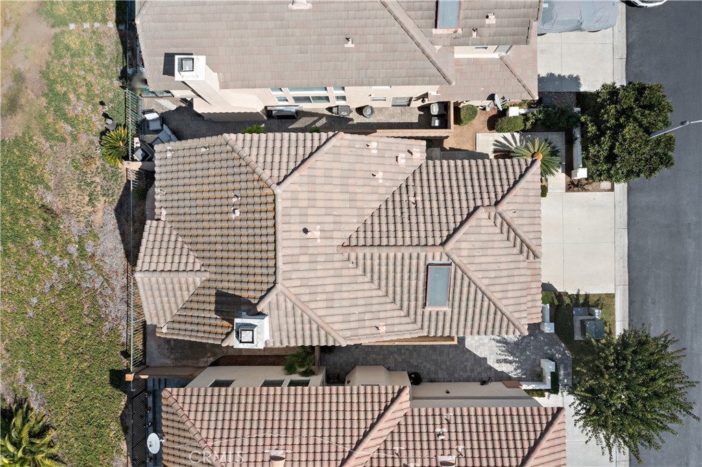 1037 Davis Way