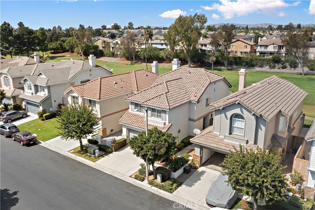 1037 Davis Way