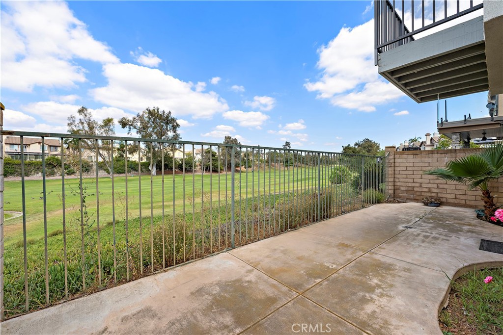 1037 Davis Way