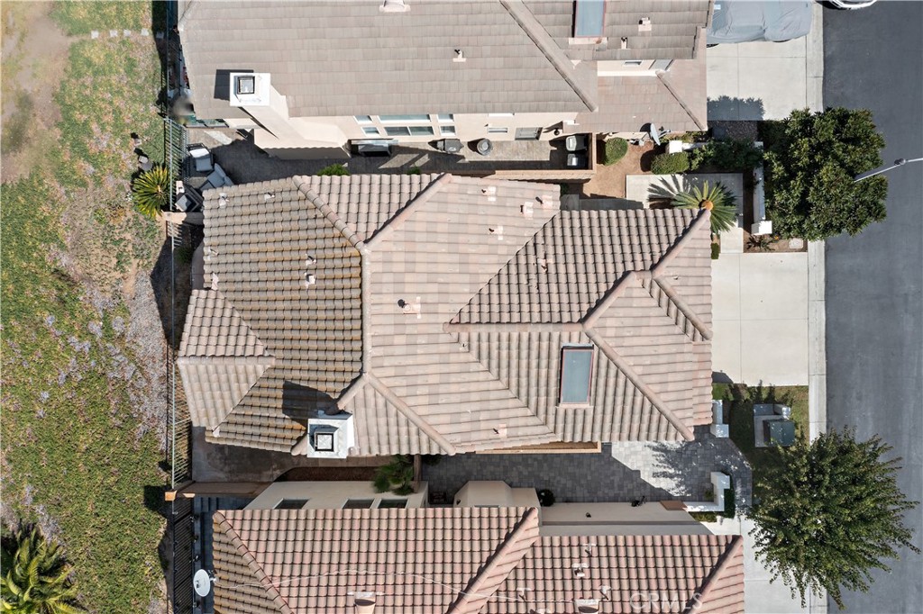 1037 Davis Way