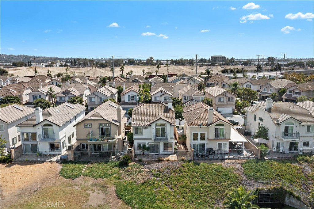1037 Davis Way