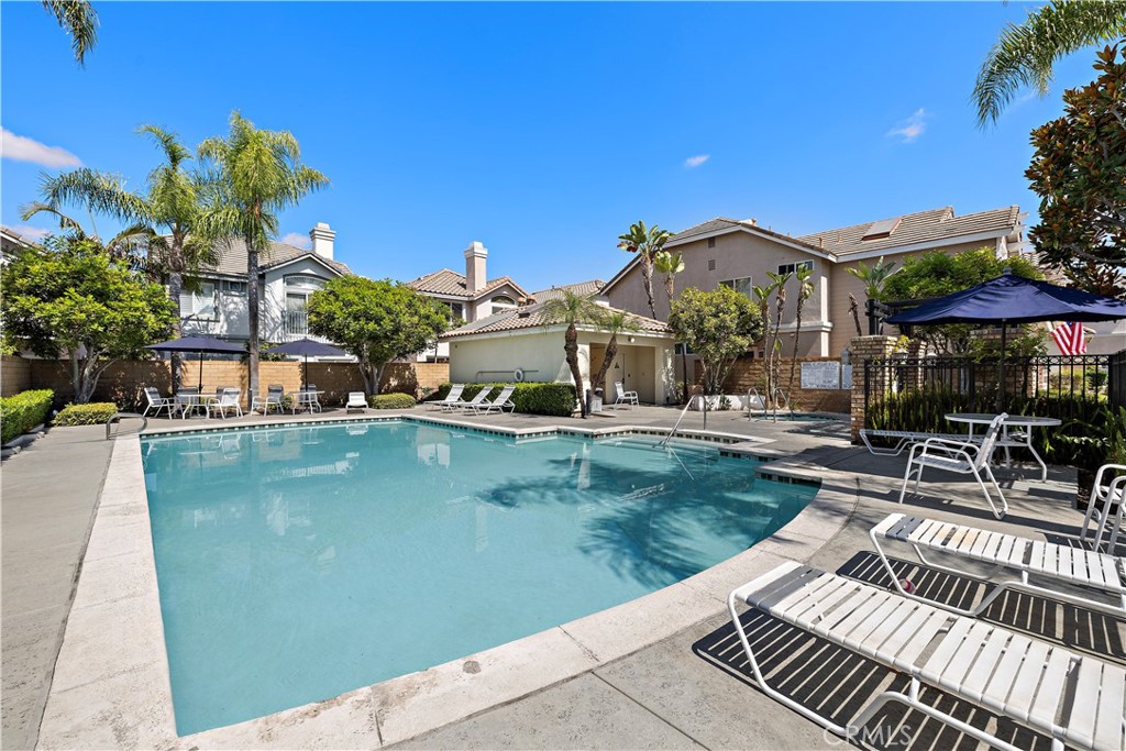 1037 Davis Way