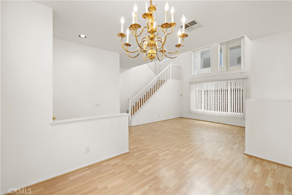 1037 Davis Way
