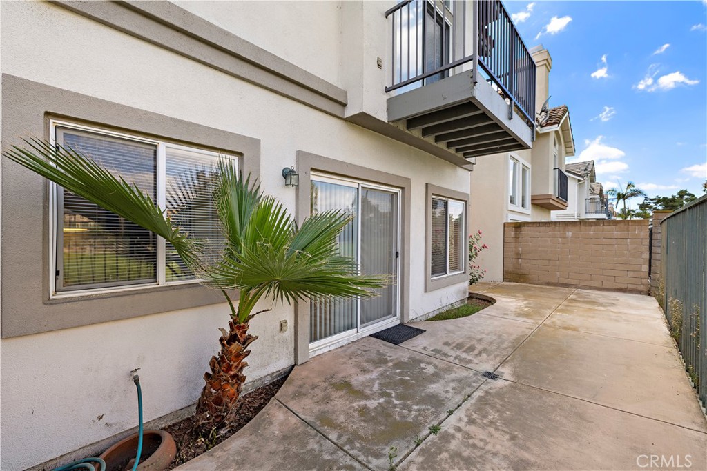 1037 Davis Way