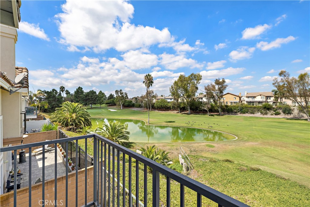 1037 Davis Way