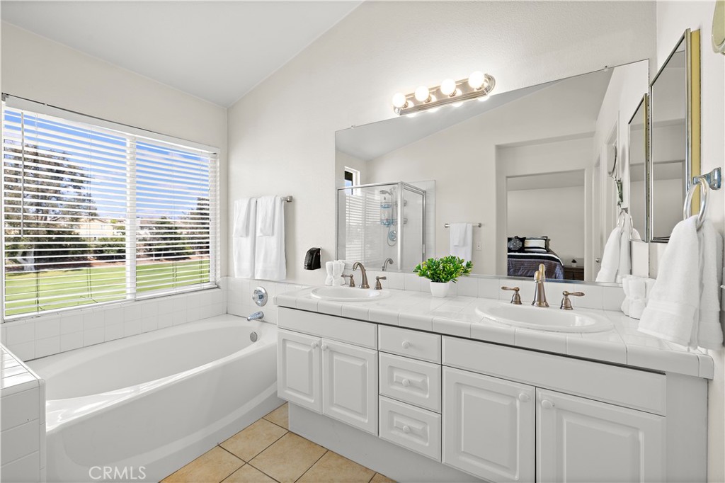 1037 Davis Way