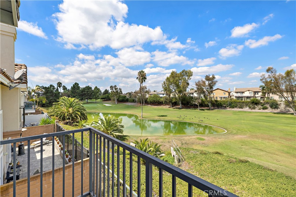 1037 Davis Way