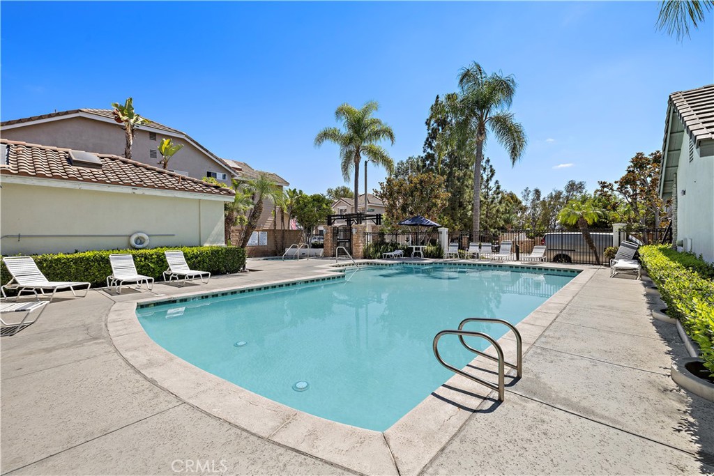 1037 Davis Way