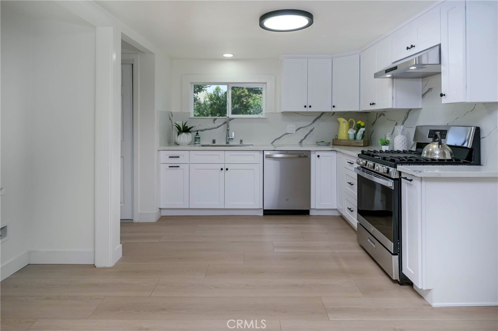 4942 GEM Lane