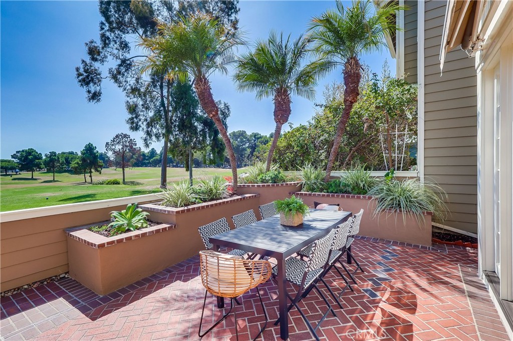 6032 Avenida De Castillo